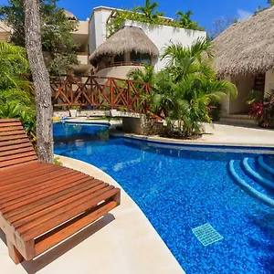 Perfectly Situated Between The Beach & Town By Stella Apartamento Tulum